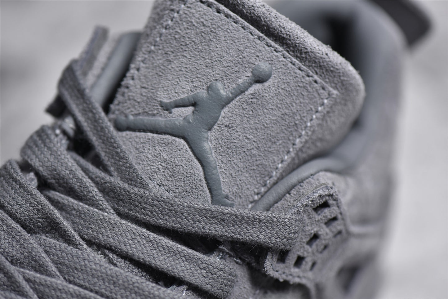 Jordan 4 Retro Kaws