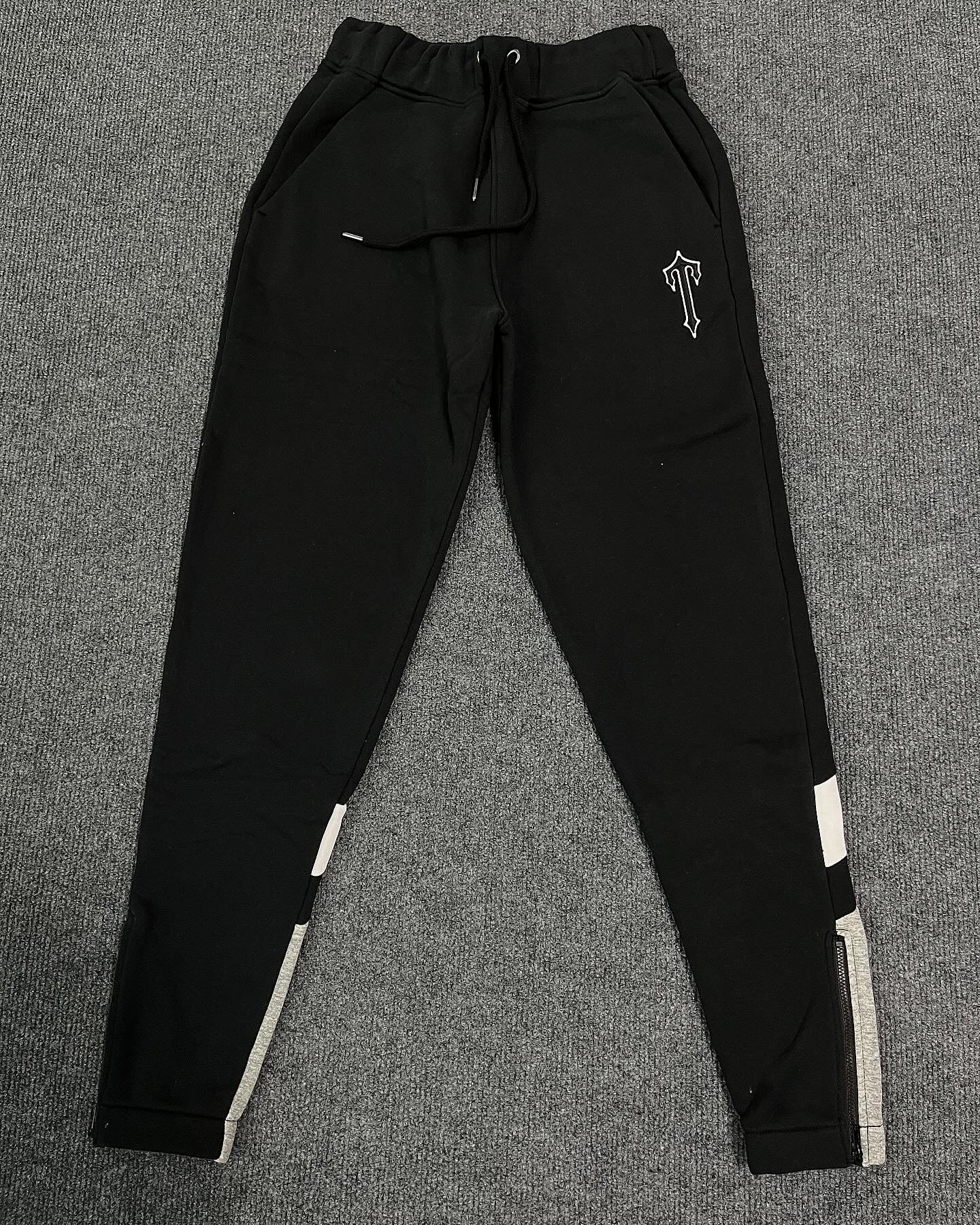 Trapstar Tracksuit (black edition)