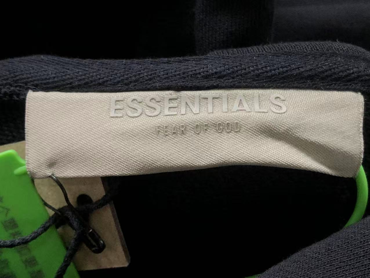 Essntl. Top