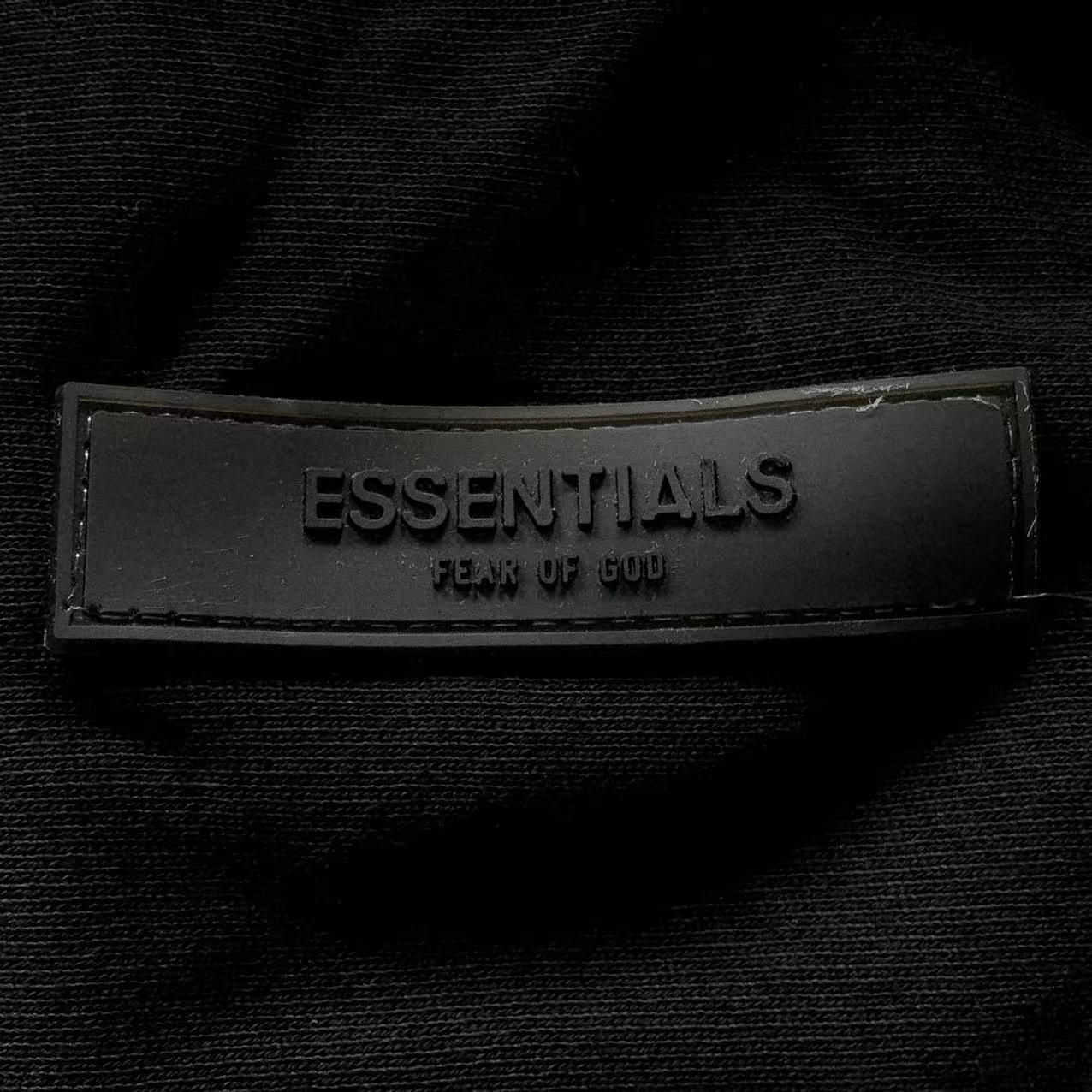 Essntl. Top
