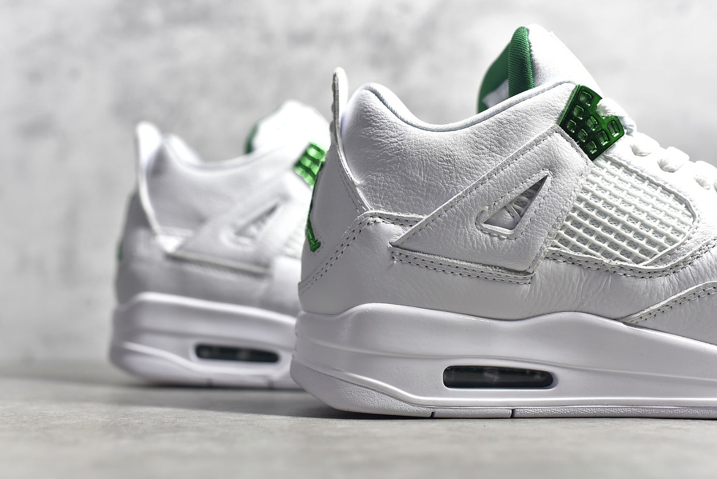 Jordan 4 Metallic Green