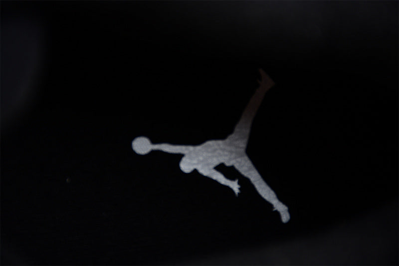 Jordan 4 White Thunder