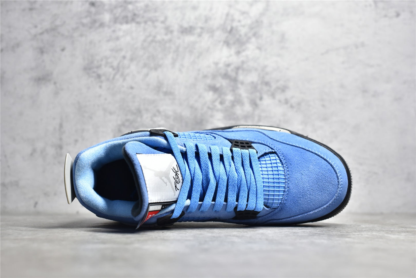 Jordan 4 University Blue