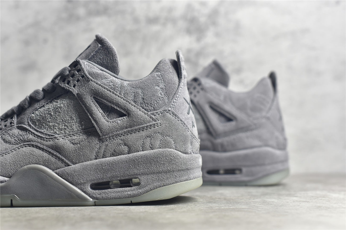 Jordan 4 Retro Kaws