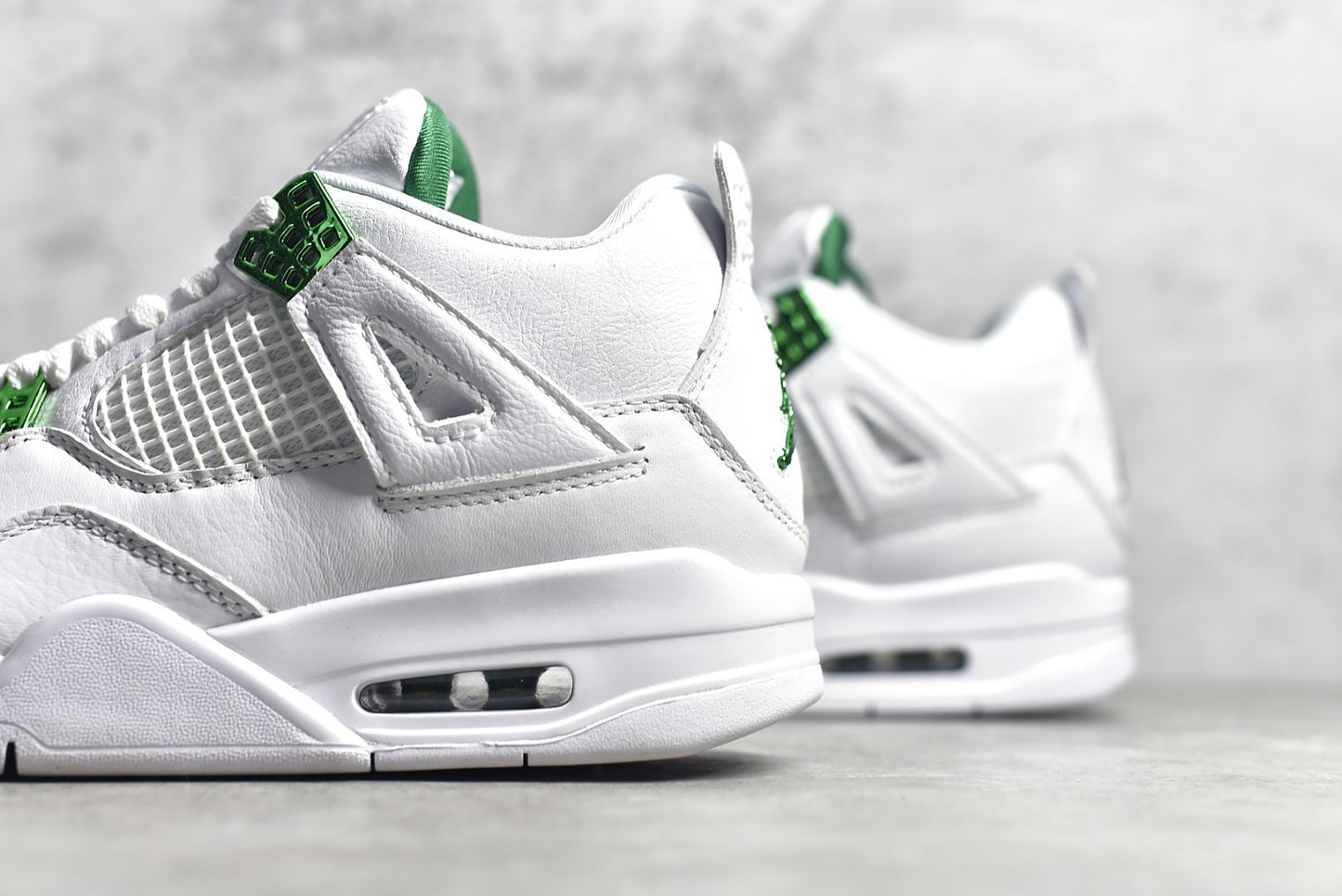 Jordan 4 Metallic Green