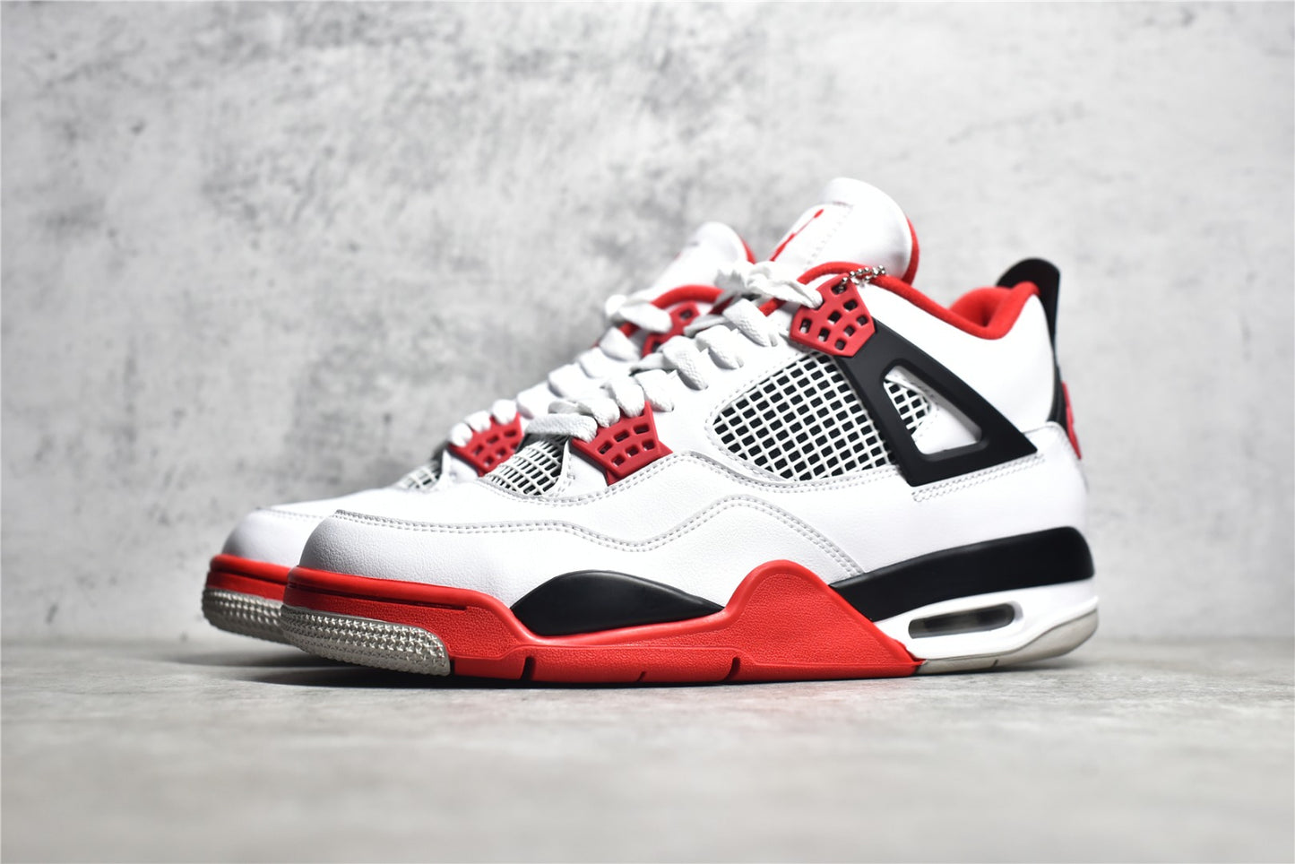 Jordan 4 Fire Red