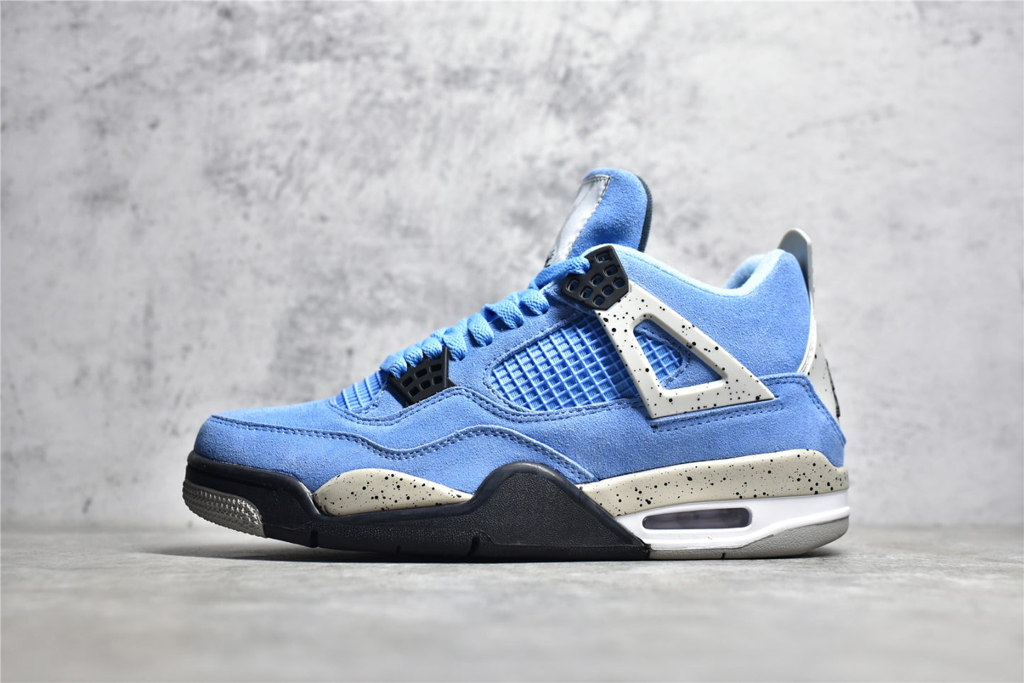 Jordan 4 University Blue