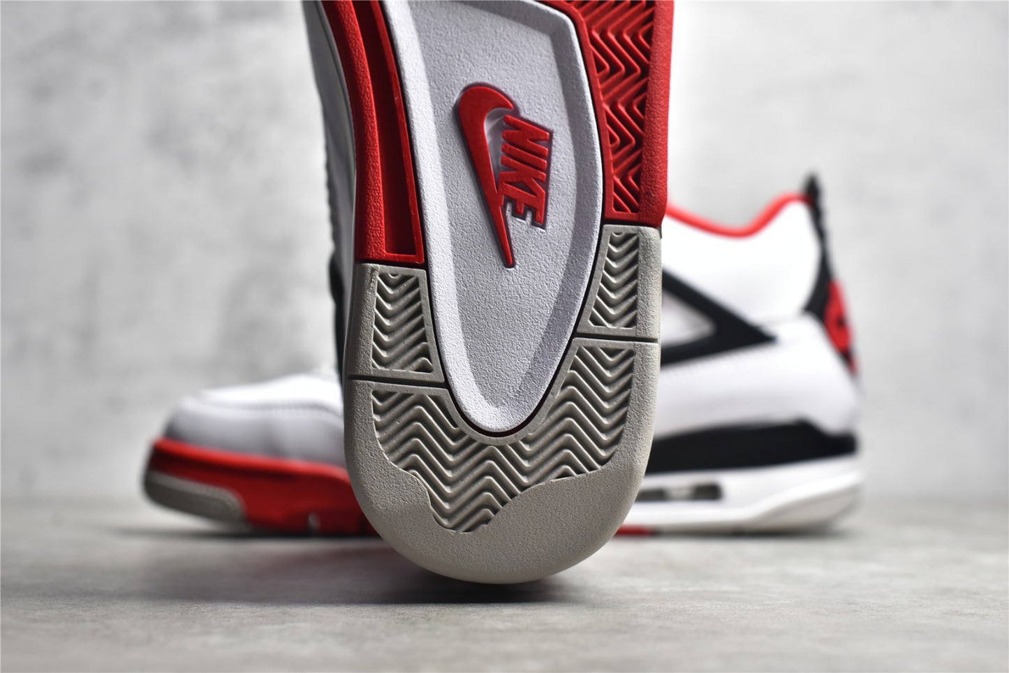 Jordan 4 Fire Red