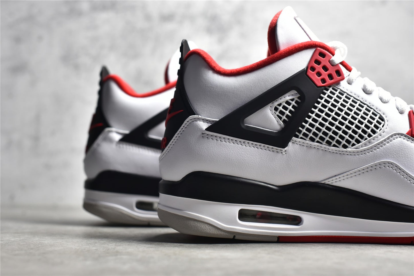 Jordan 4 Fire Red