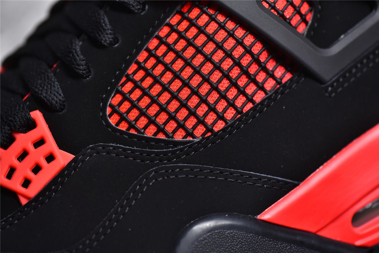 Jordan 4 Red Thunder