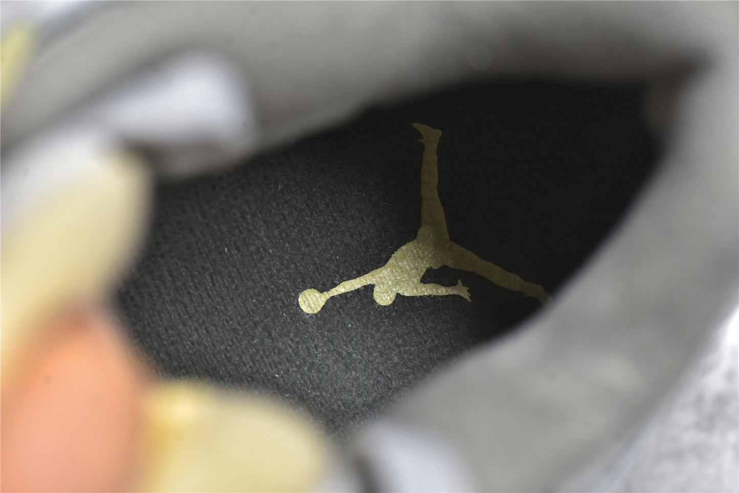 Jordan 4 Retro Se Photon Dust