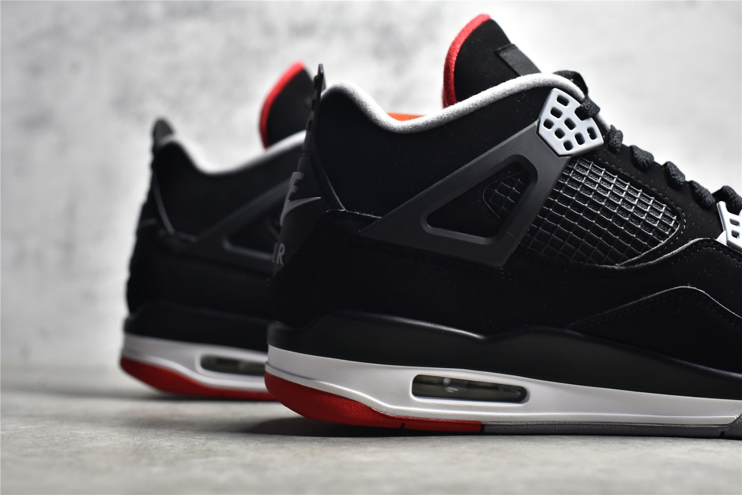 Jordan 4 Bred