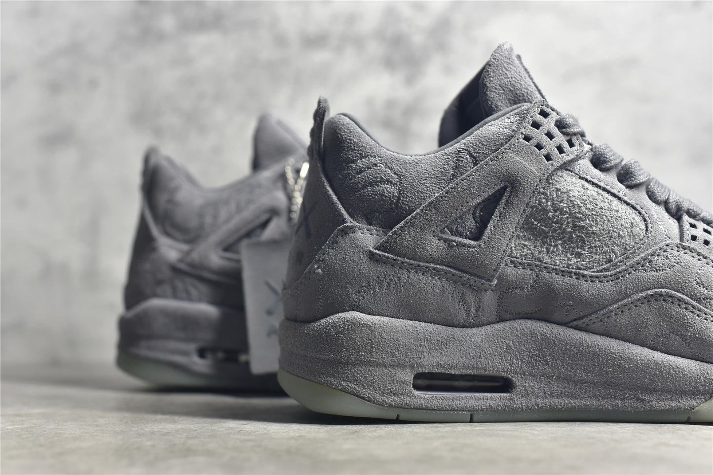 Jordan 4 Retro Kaws