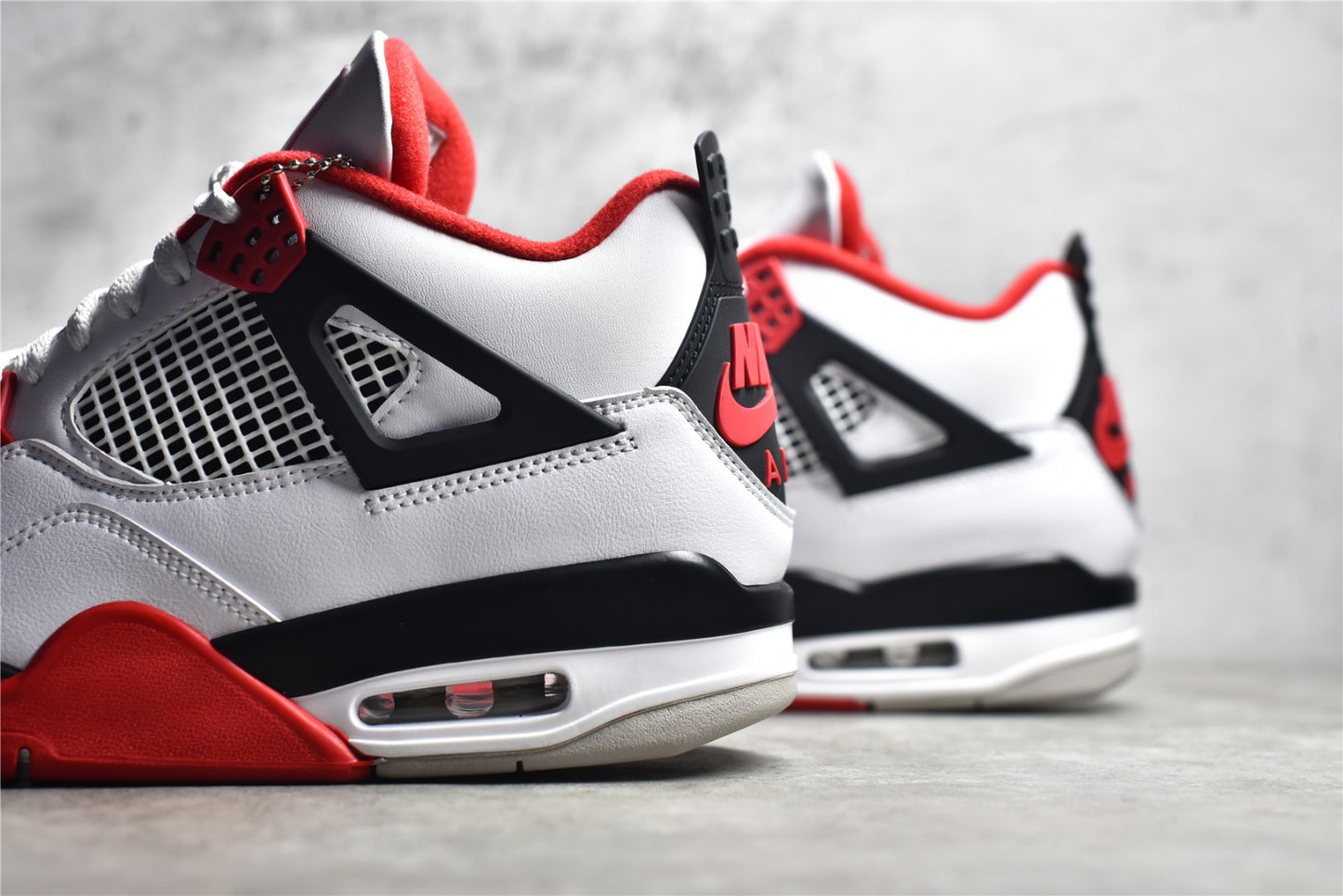 Jordan 4 Fire Red