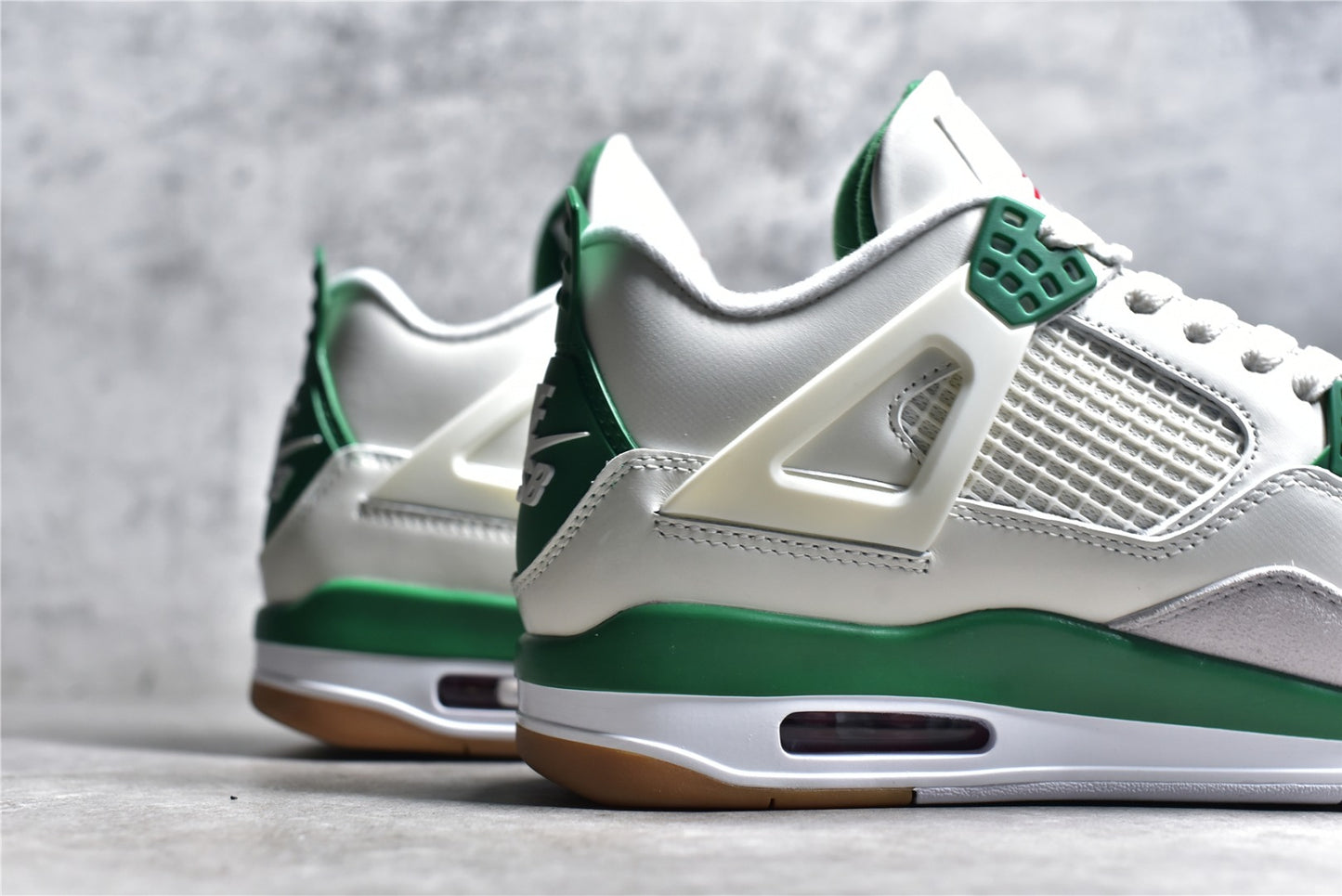 Air Jordan 4 x Nike SB Pine Green