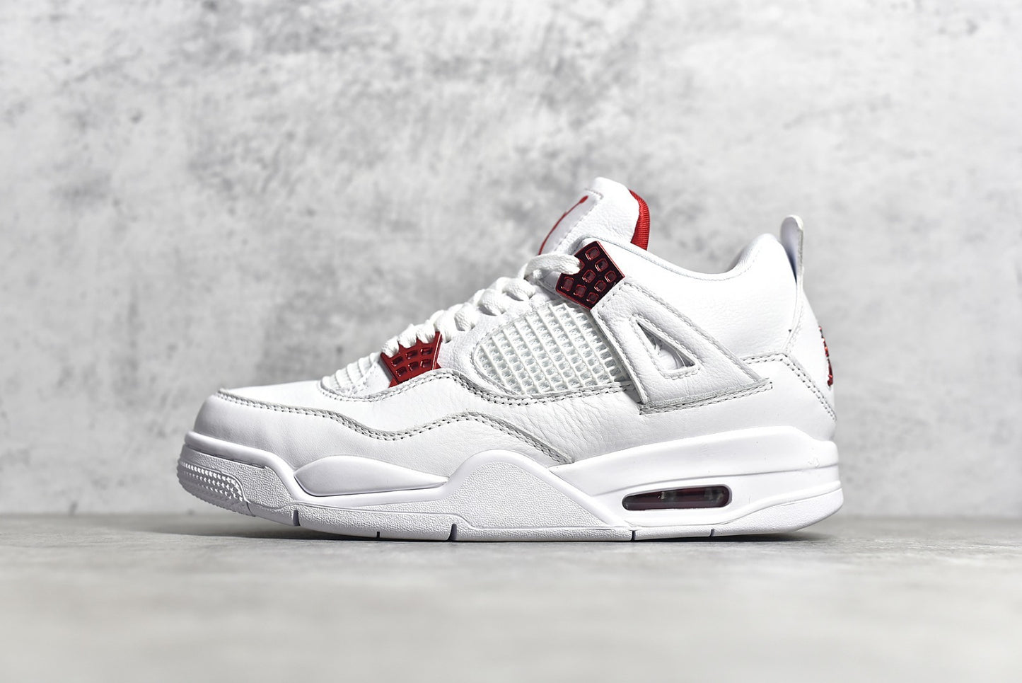 Jordan 4 Metallic Red