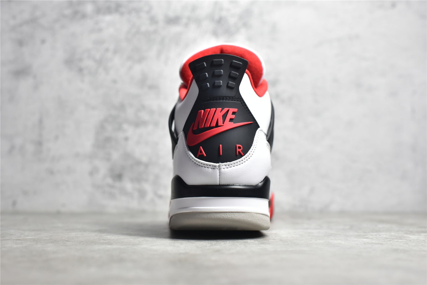 Jordan 4 Fire Red